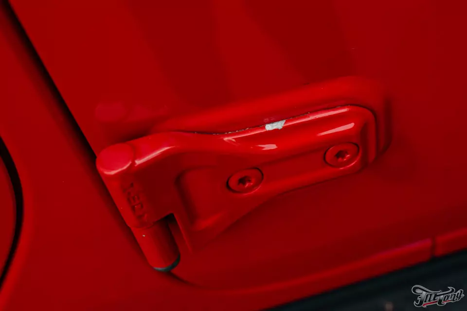 Кузовной ремонт яркого Jeep Wrangler